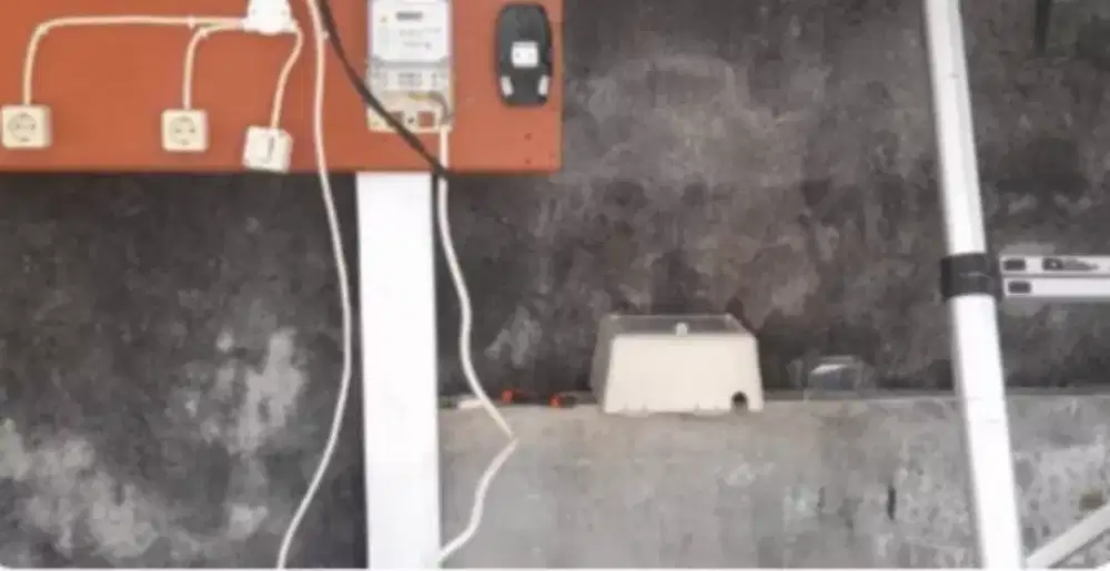 Tukang listrik panggilan