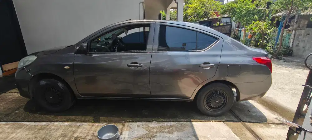 Nissan Almera 2012 Bensin