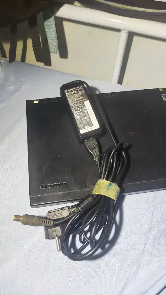 Laptop lenovo Thinkpad X200 Kondisi Oke, normal, Siap pakai