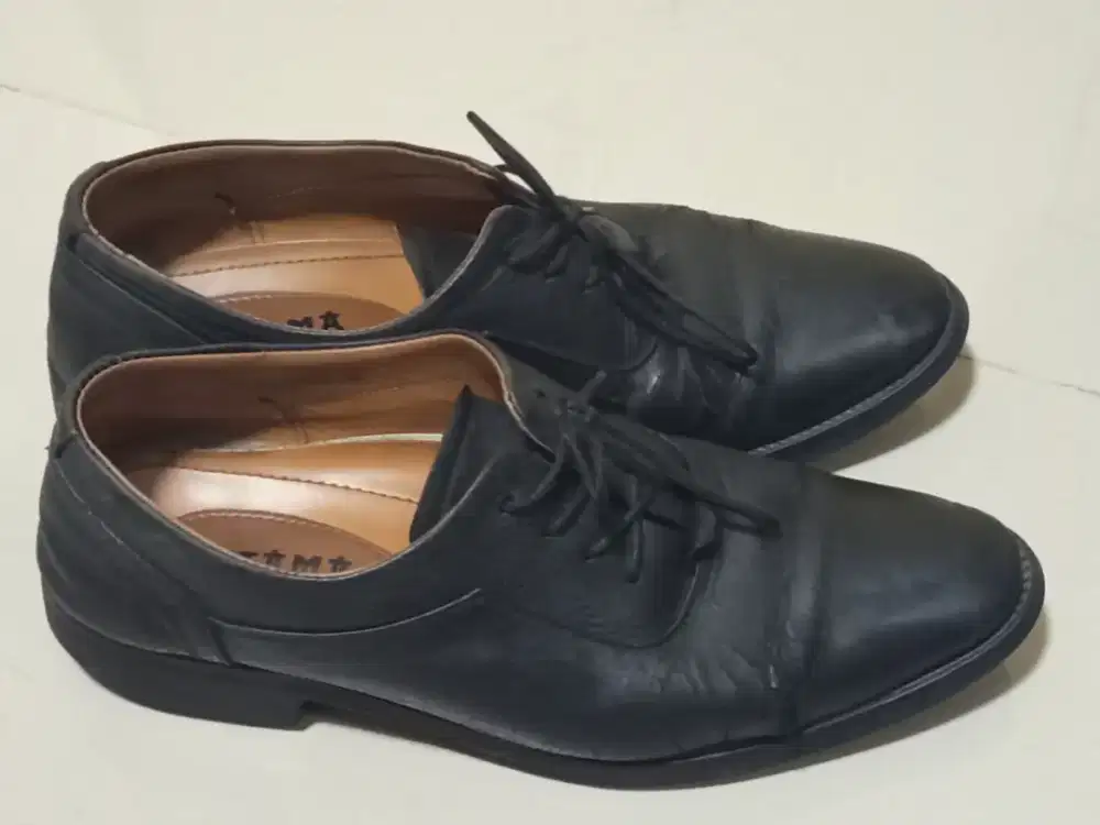 Sepatu kulit asli size 39-40 kotama