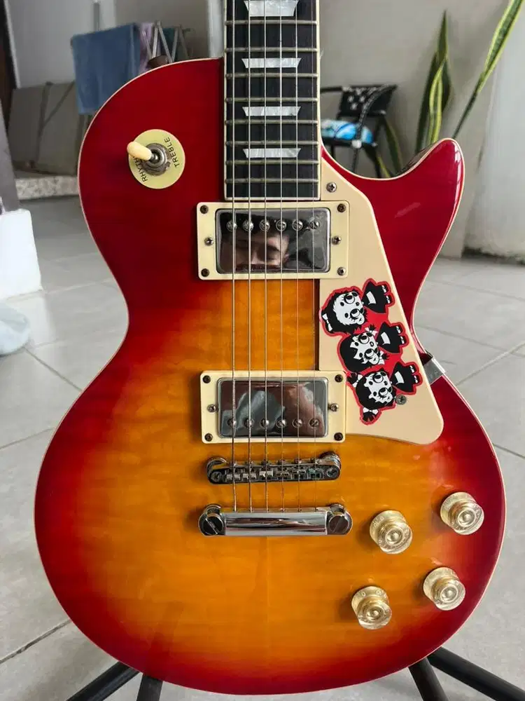 Jual gitar scorpion model les paul warna sunburst