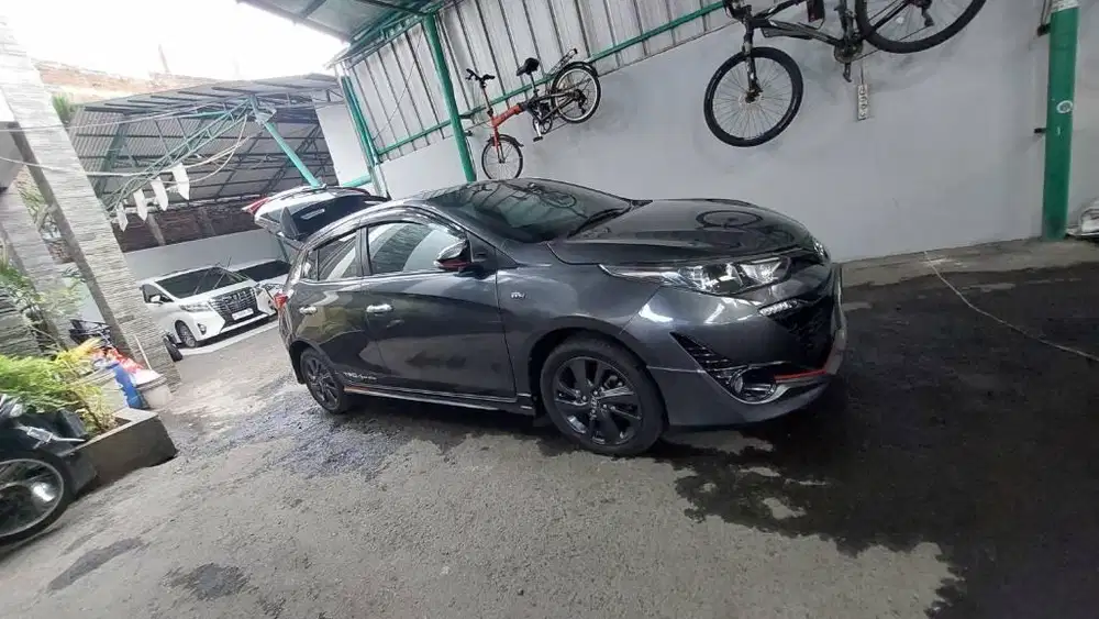 Toyota New Yaris S TRD Matic 2018 Grey Mulus
