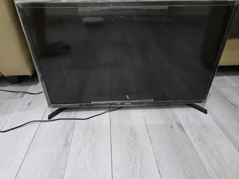 Tv samsung 32 inch smart tv ada 2