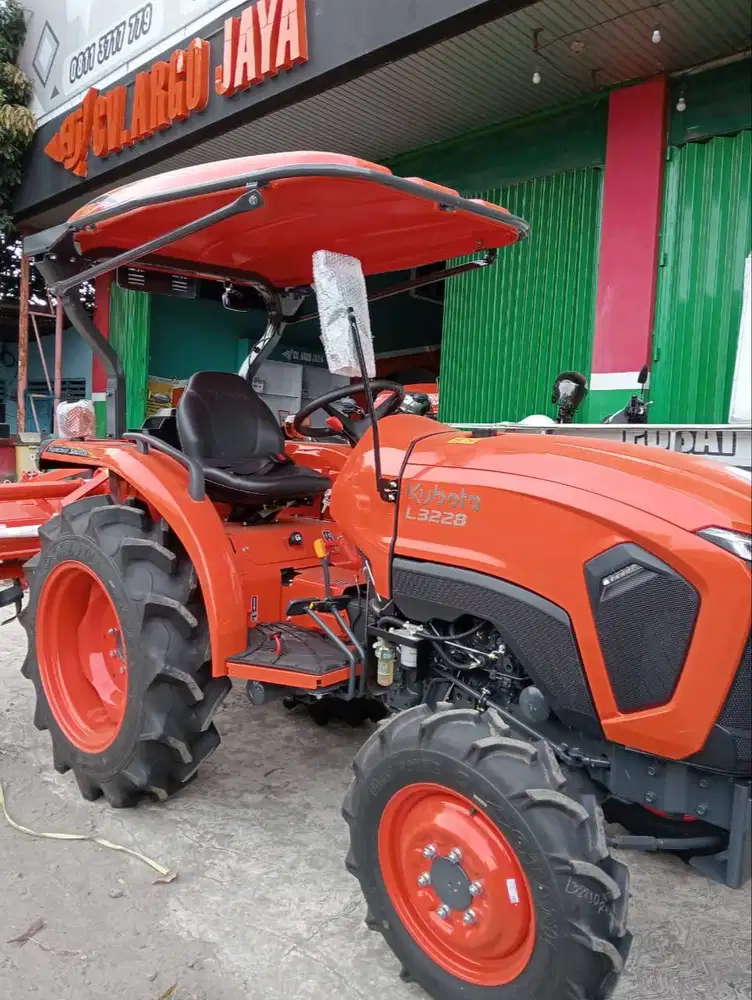 Traktor kubota L3228