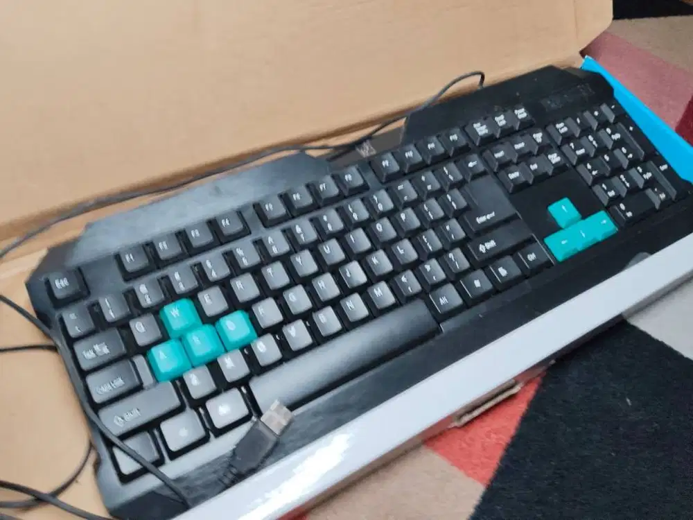 Keyboard USB Wired Hitam sesuai Gambar