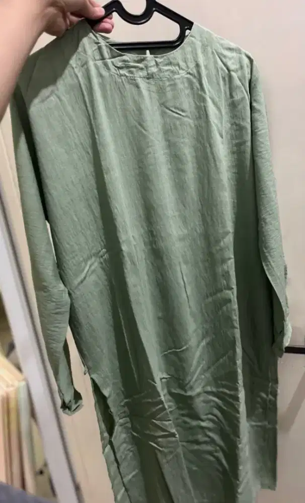 Tunik hijau sage wanita