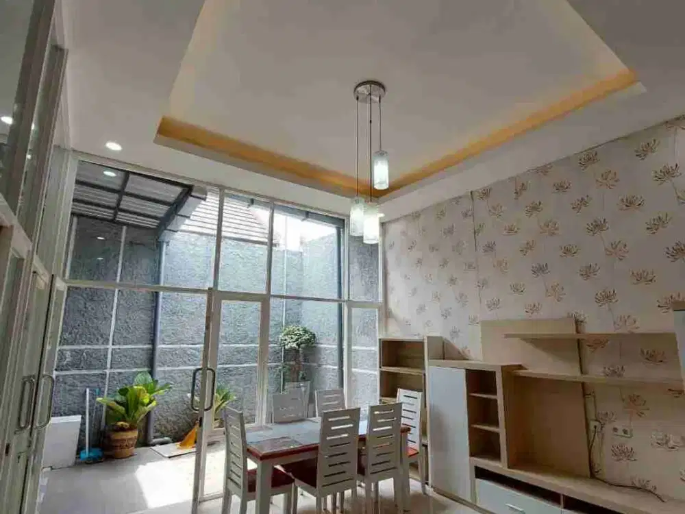 rumah murah 2 lantai BU di sulfat blimbing dekat RS Puri bunda, tol waojajar dan arah bandara malang. jalan lebar sekali 8 meter bangunan bagus butuh uang