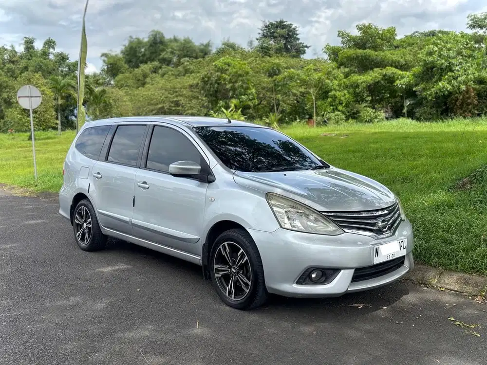 GRAND LIVINA XV MATIC 2014