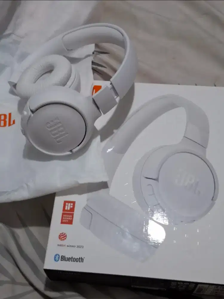 Di jual headset/headphone JPL tipe 520 BT