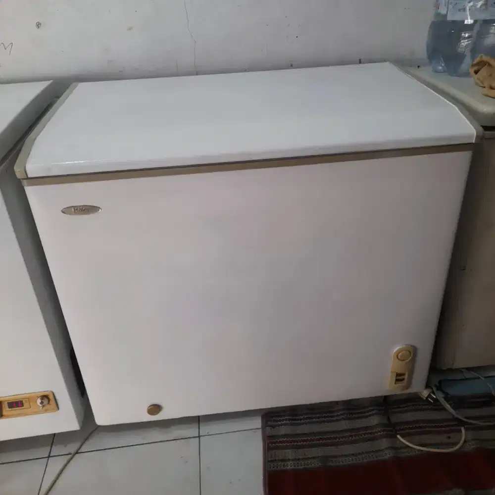 Freezer Box Merek Haier Kapssitas 200 Liter
