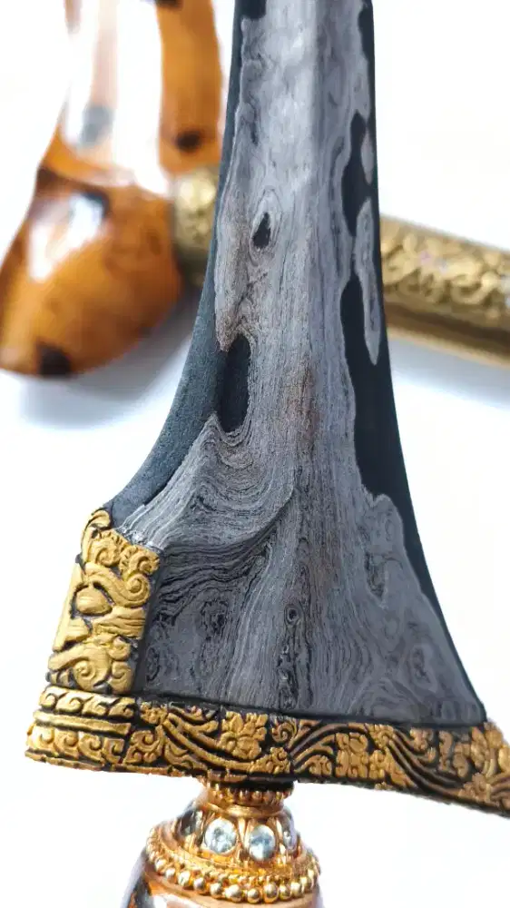 Pusaka antik langka otentik kuno keris kyai jalak kinatah makoro emas