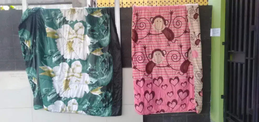 Di jual alas kasur,selimut,bed caver ukuran ijo 18x200 pink 120x200