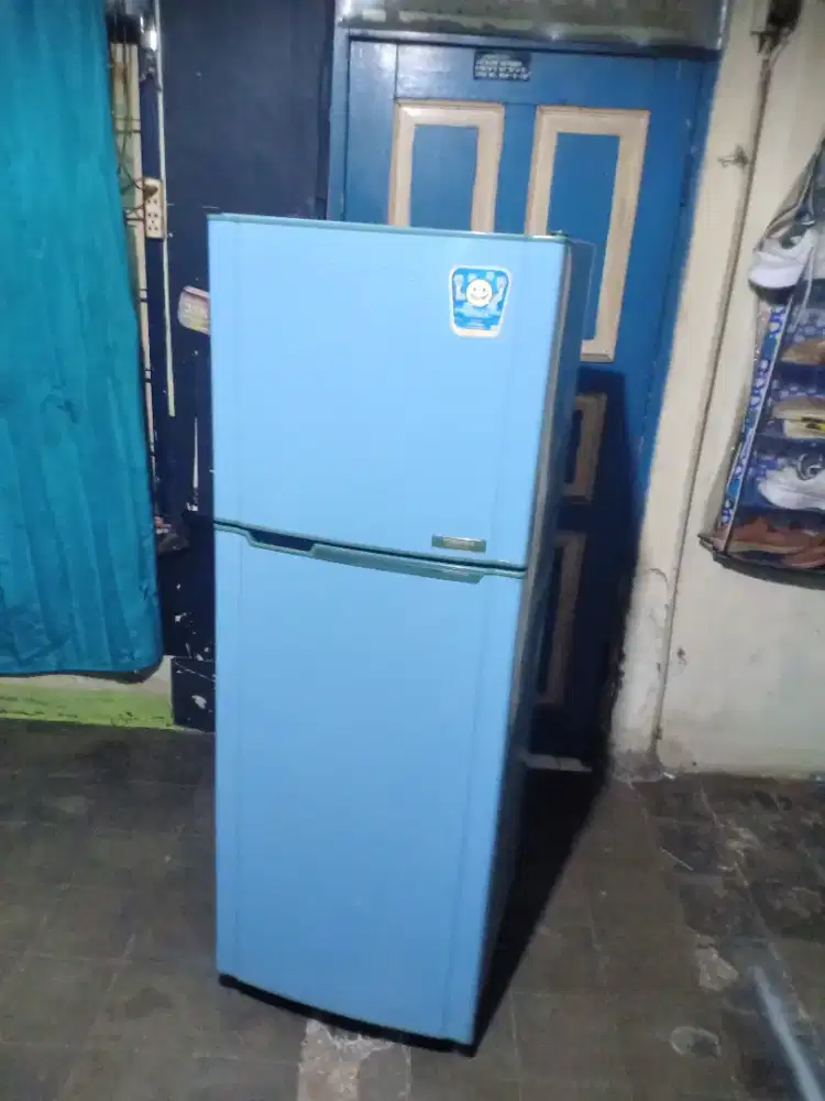 Jual kulkas Toshiba Glacio 2 pintu no frost tnpa bunga es bisa diantar