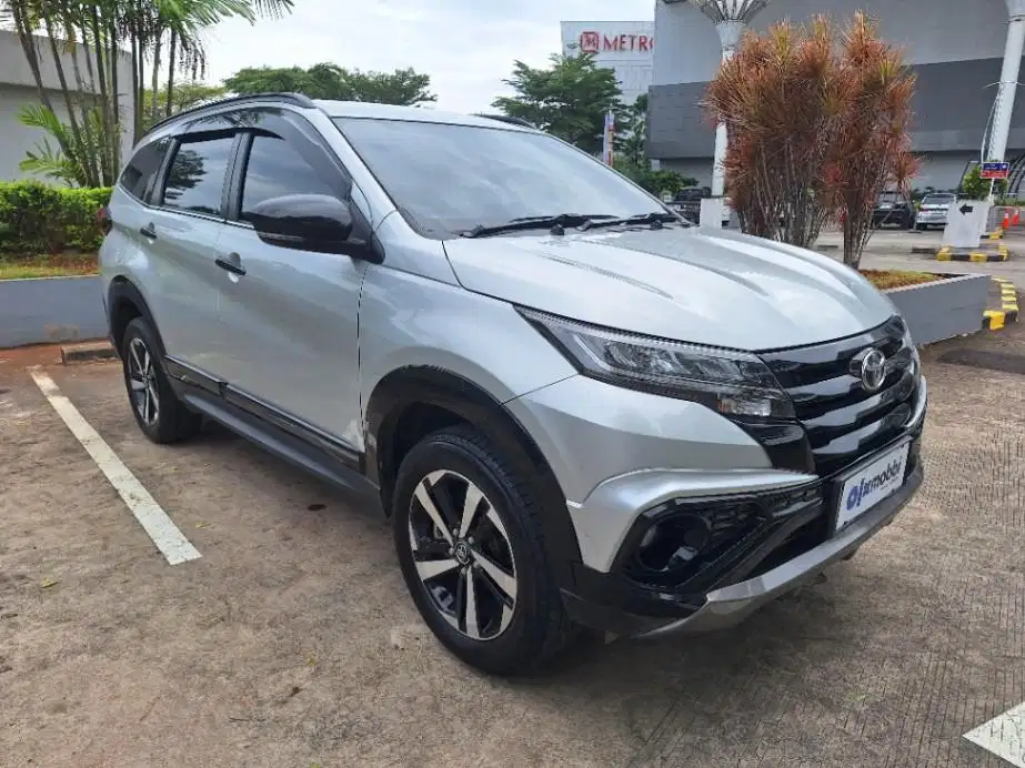 Toyota Rush 1.5 GR Sport Bensin-MT 2024 Silver UV