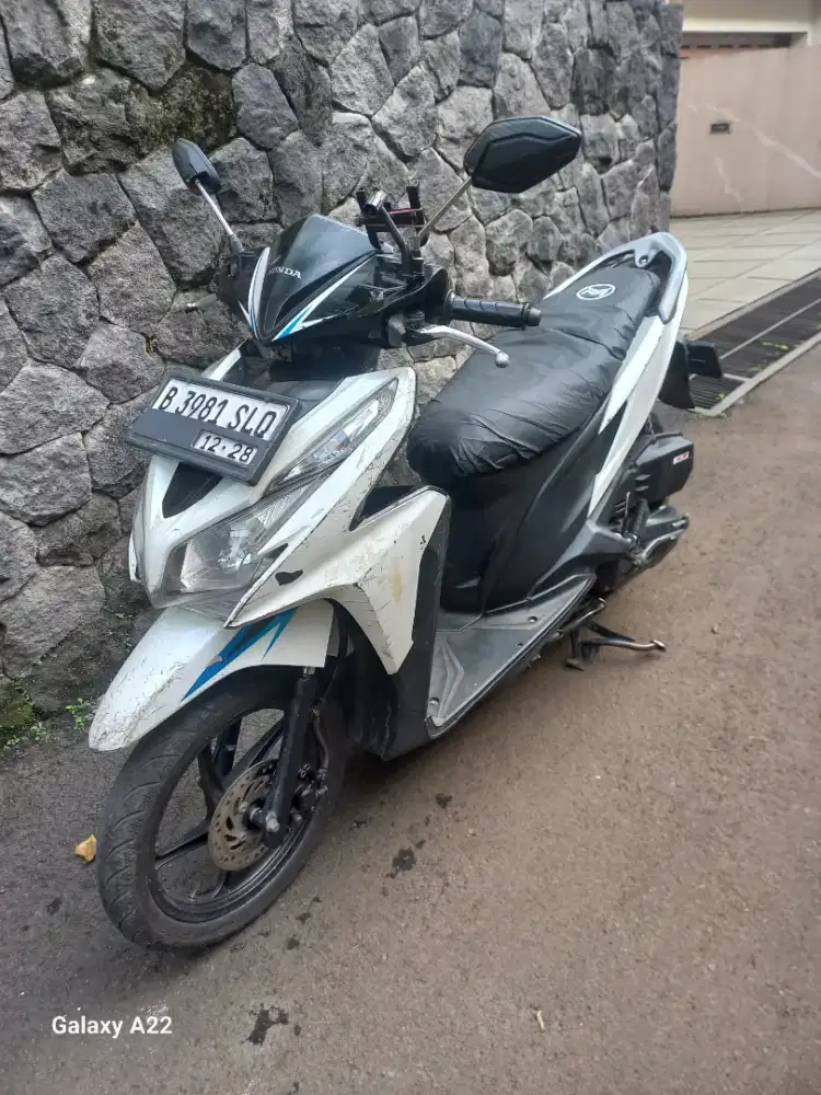 Vario 125 kzr  White blue