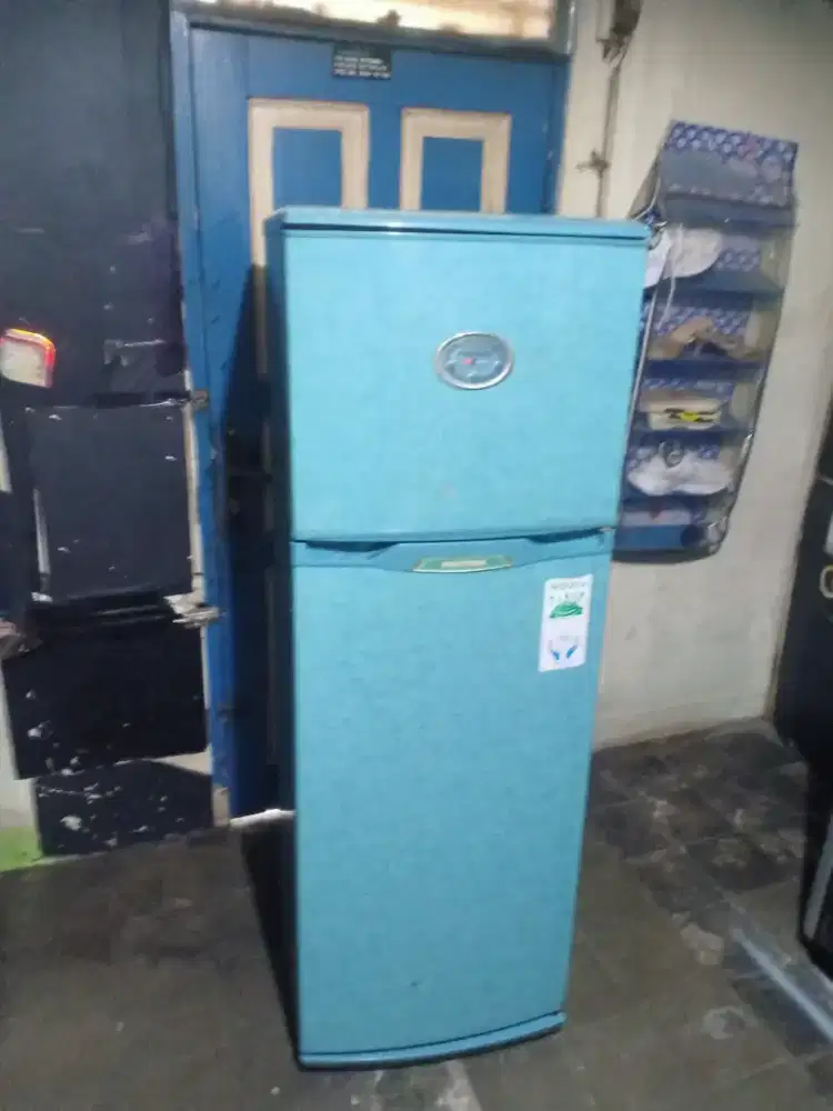 Jual kulkas Polytron Hot&cool mesin ori dingin beku bisa di antar