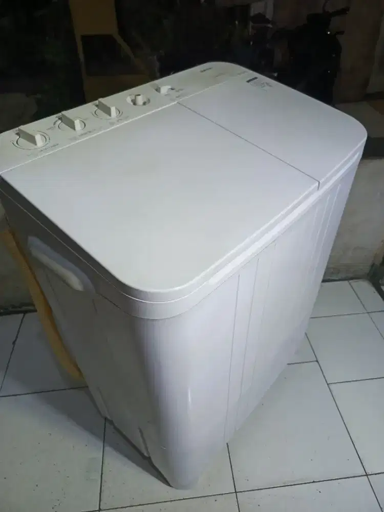 Mesin cuci merek TOSHIBA 9KG normal Joss.. tinggal pake bosku..
