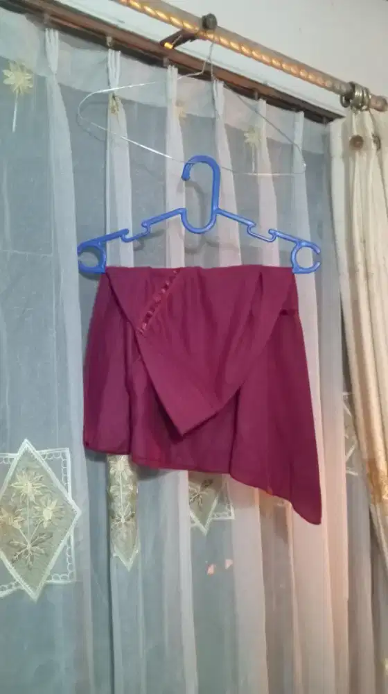 Kerudung Sekolah Anak Merah Maroon