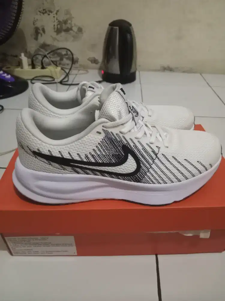 Sepatu nike size 41