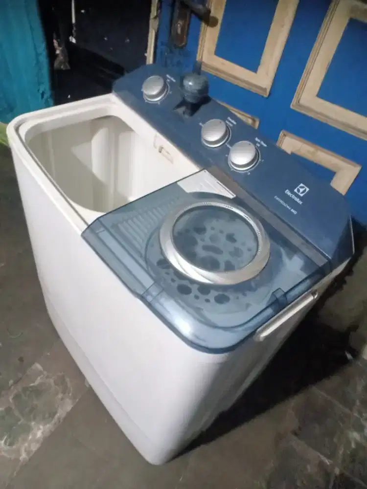 Jual mesin cuci Electrolux kapasitas 8kg mesin ORI bisa di antar