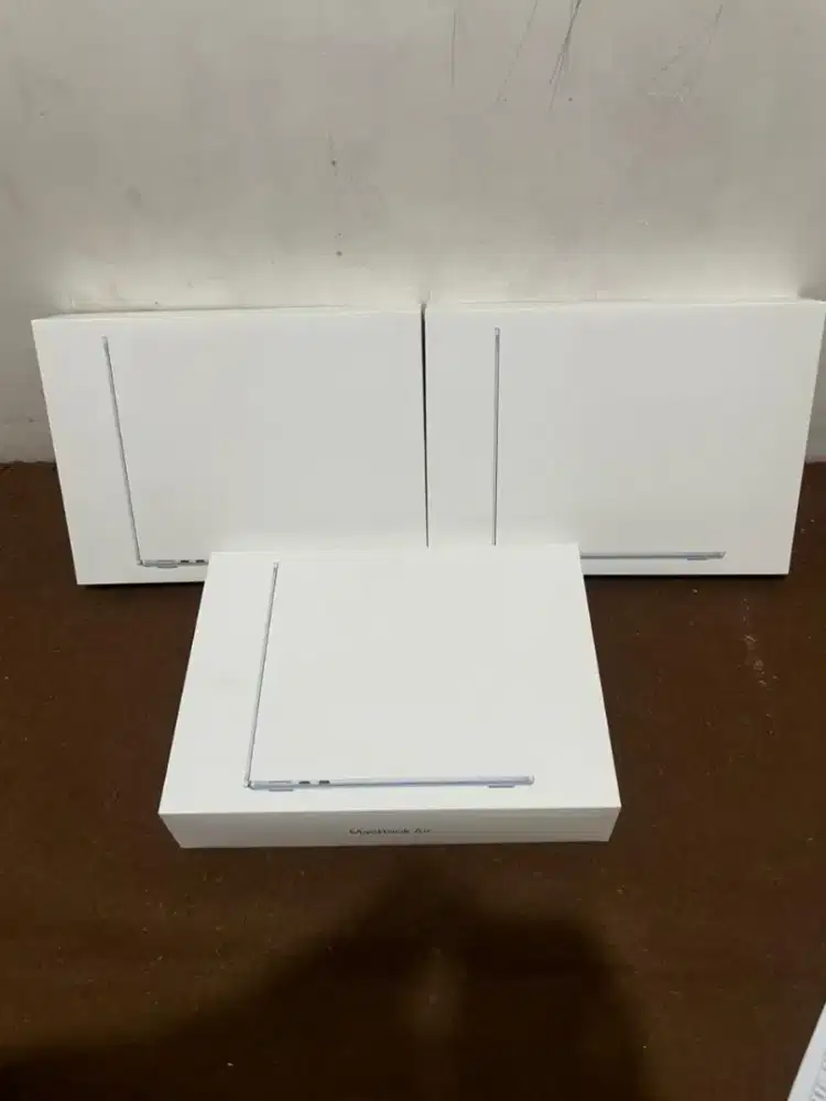 Macbook air m4 13inch 16/256 ibox