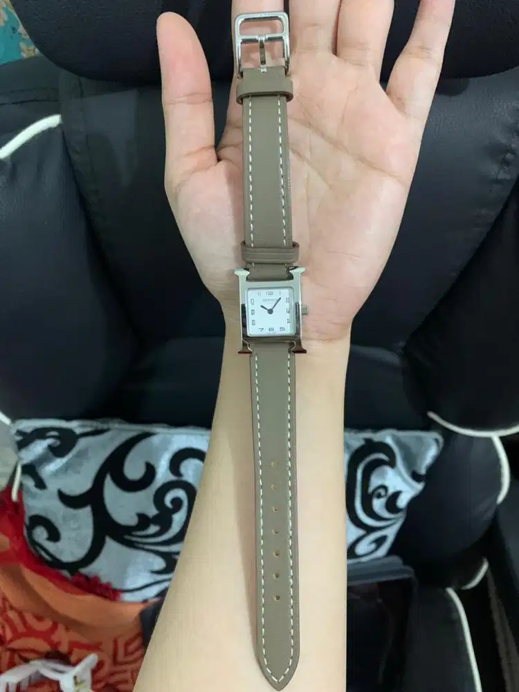 Jam H Kulit Warna Utope