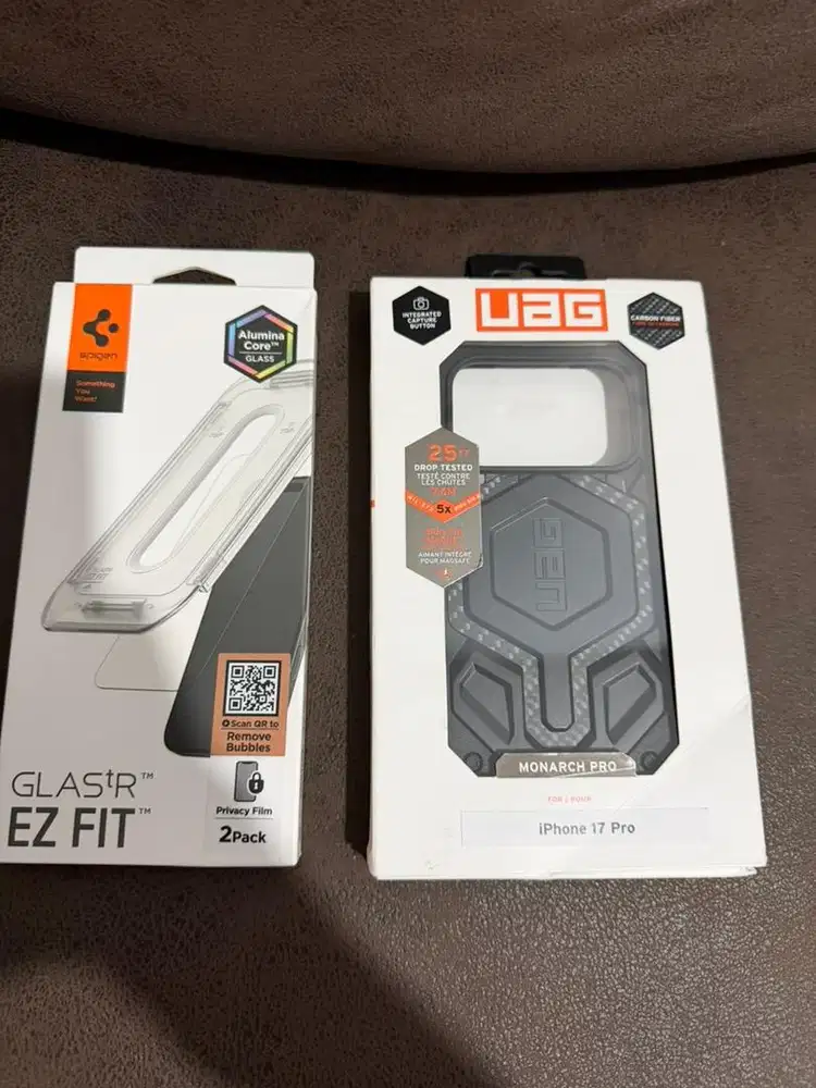 UAG Monarch Pro Original + Spigen Anti Privacy