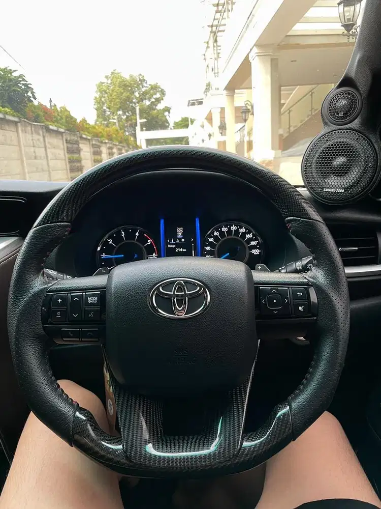 Stir Toyota Fortuner VRZ Lingkar Stir Original Carbon Steering PNP