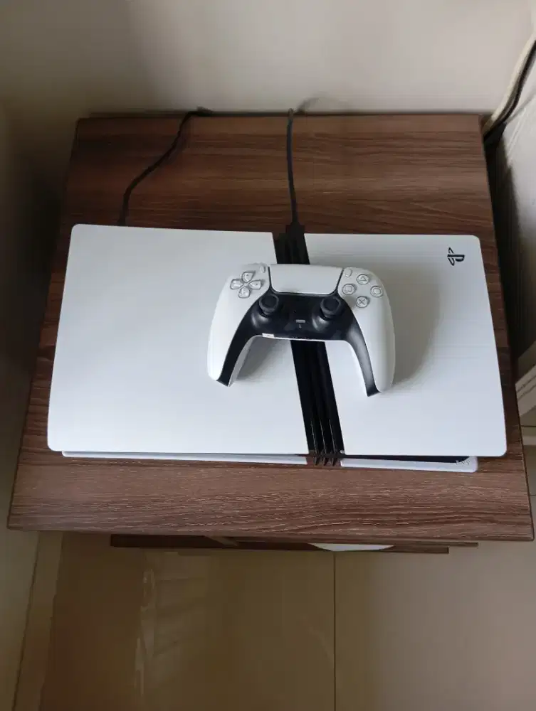 Ps5 pro 2TB like new