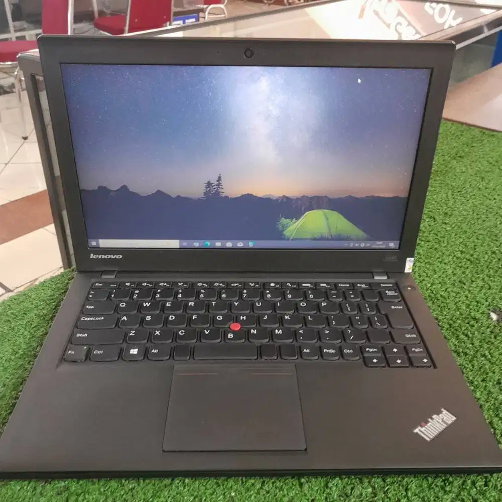 Lenovo Thinkpad X240 Core i5 Gen 4 RAM 8GB SSD 256GB 12.5 Inch HD ORI