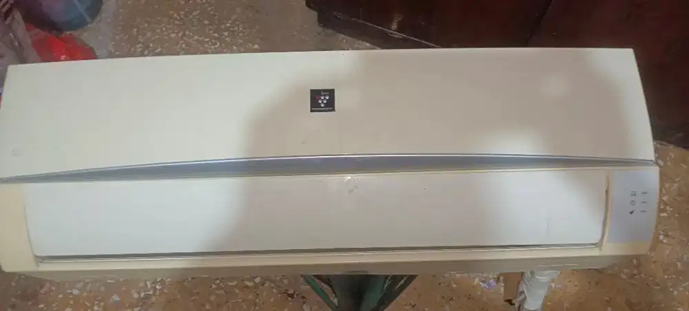 jual indor AC 1/2 PK masih mulus