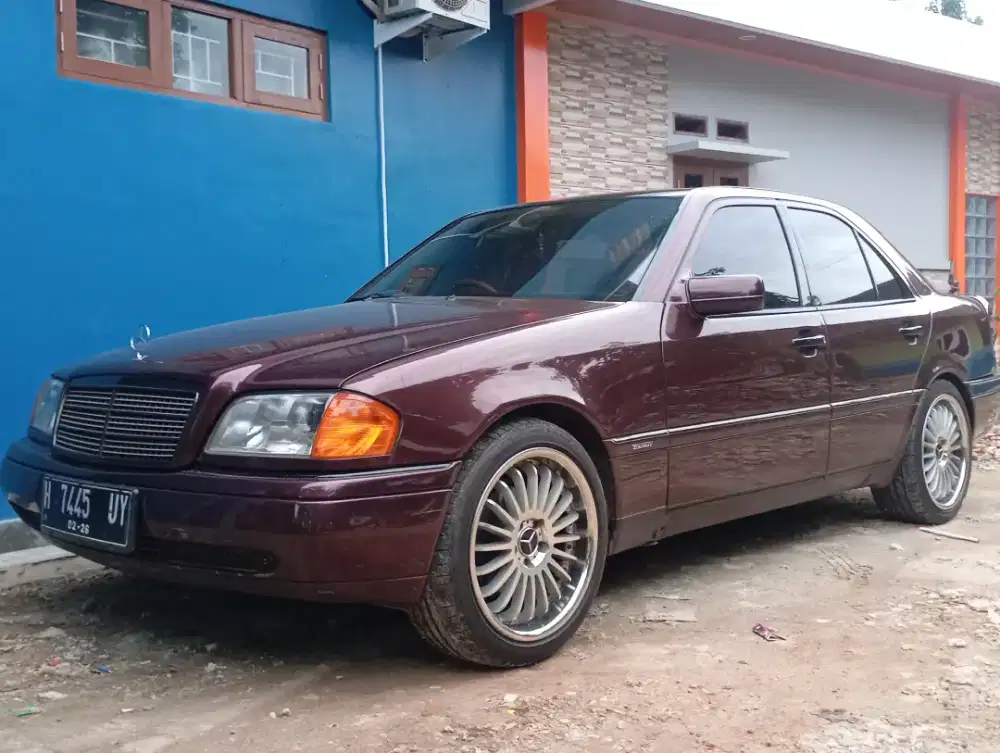 Jual velg plus ban r18 layak pake