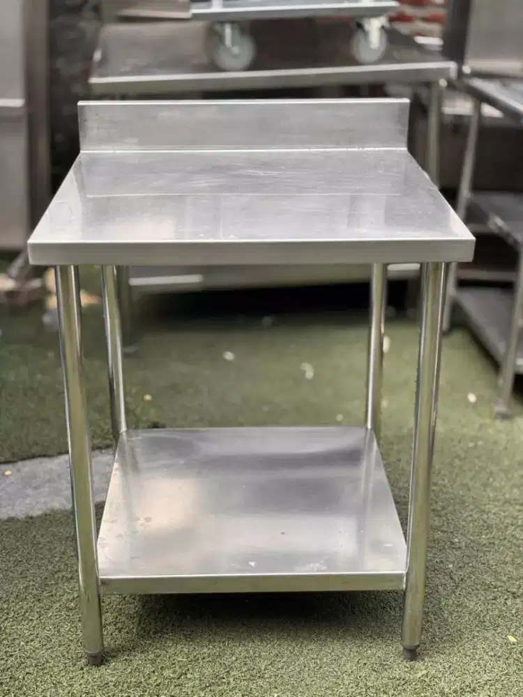 MEJA 2 SUSUN BACKSPLASH

Ukuran 70x70x85