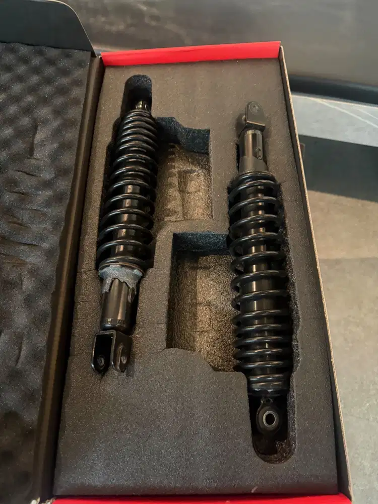 Jual shockbreaker belakang asli (original) Yamaha XMAX