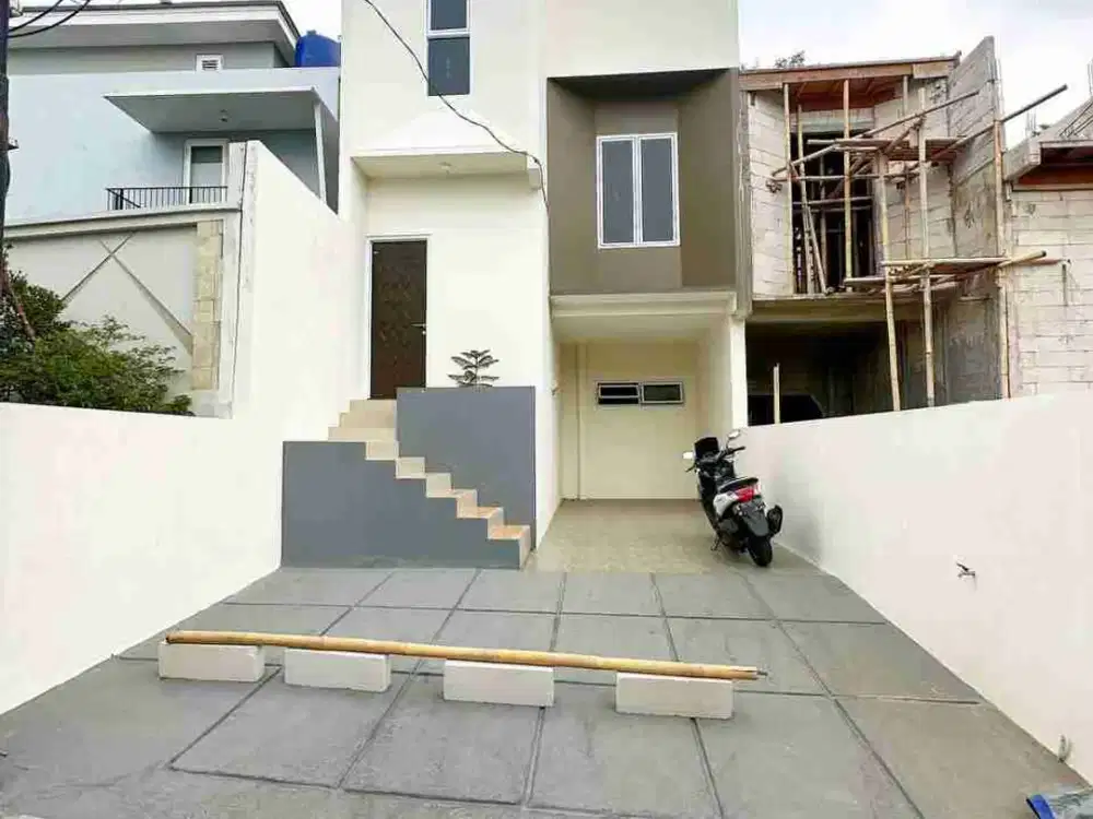 Siap Huni Dijual Rumah 3 Lantai +Rooftop Bisa KPR Murah Cilangkap - Jakarta Timur