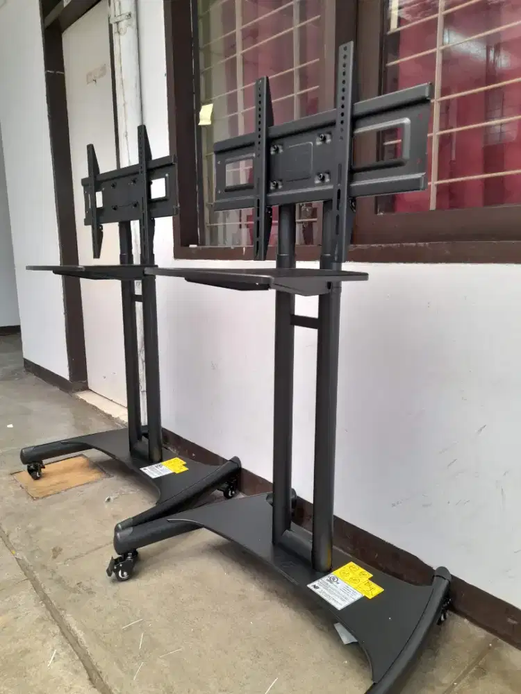 Bracket standing tv roda led