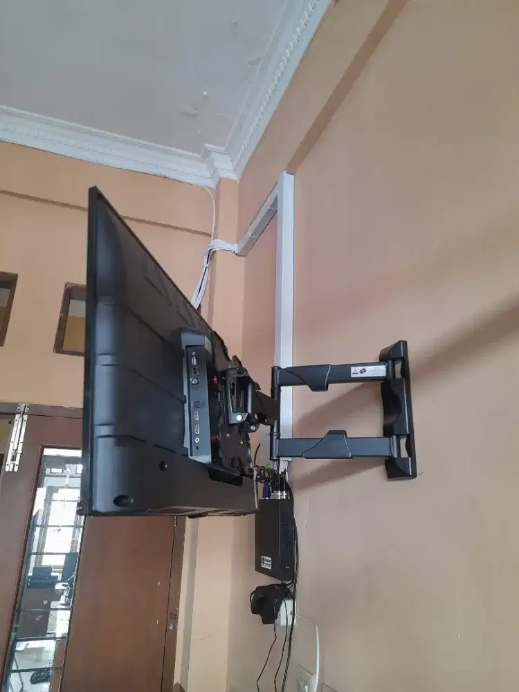 Bracket tv LED plus pasang