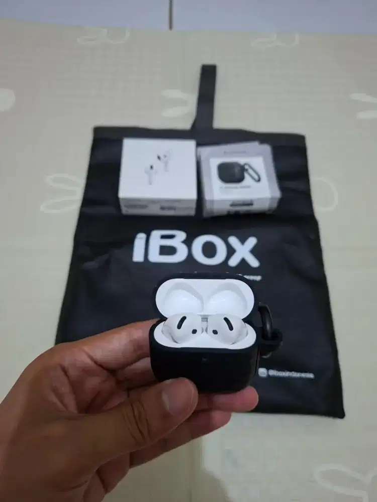 Apple Airpods 4 ANC Resmi iBox