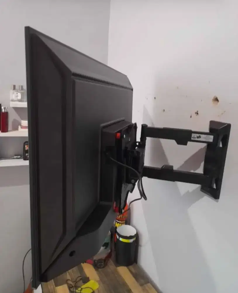 Pasang bracket tv swivel