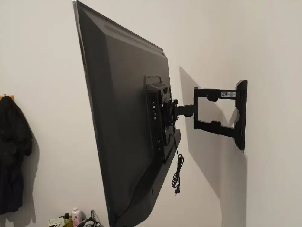 Bracket tv dan pasang
