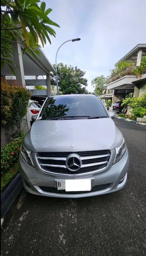 Mercedes Benz V220 Diesel Silver 2016