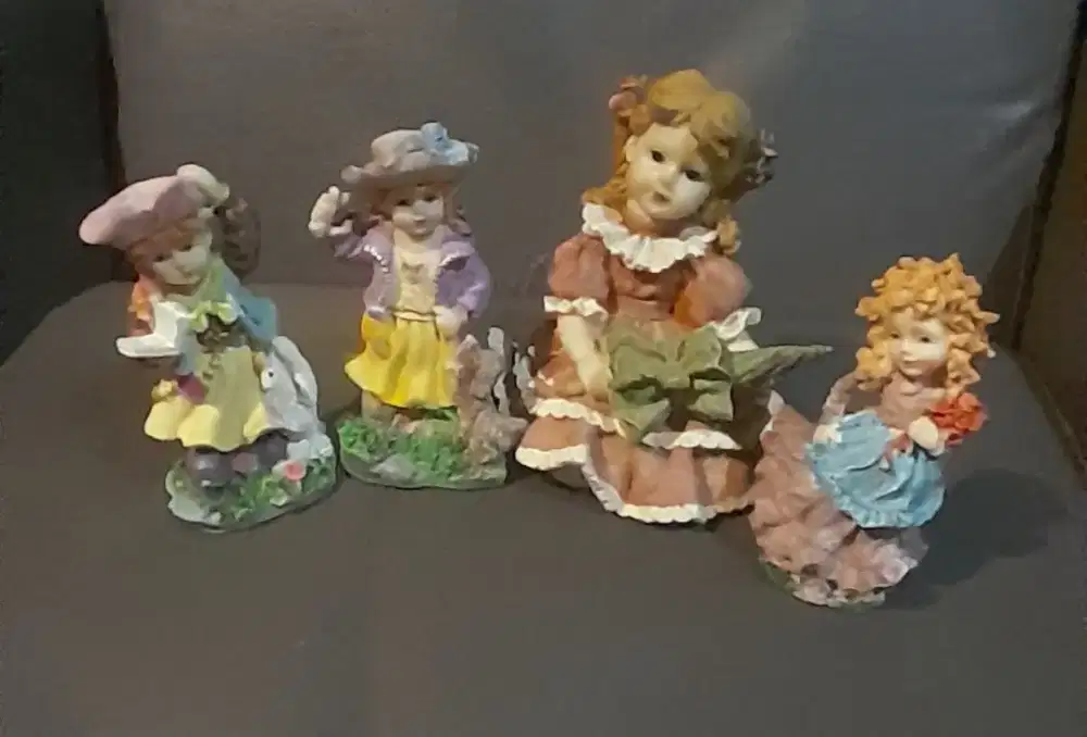 Patung boneka none raisin 4pcs