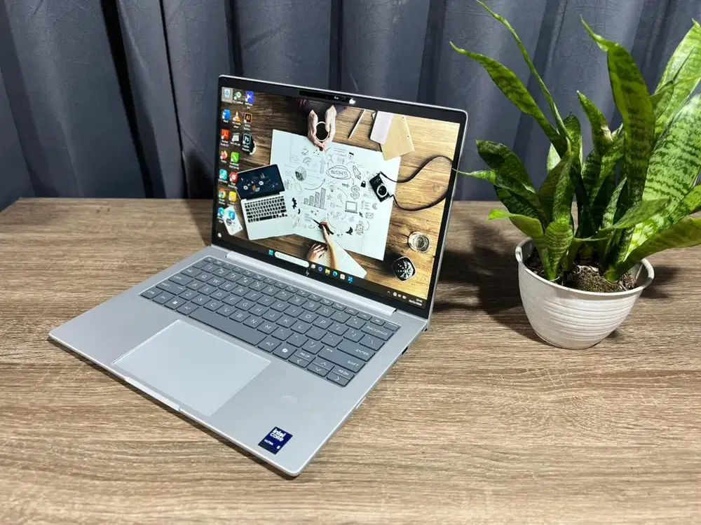 Laptop premium garansi 3th like new hp elitebook g1 intel ultra 5 235u