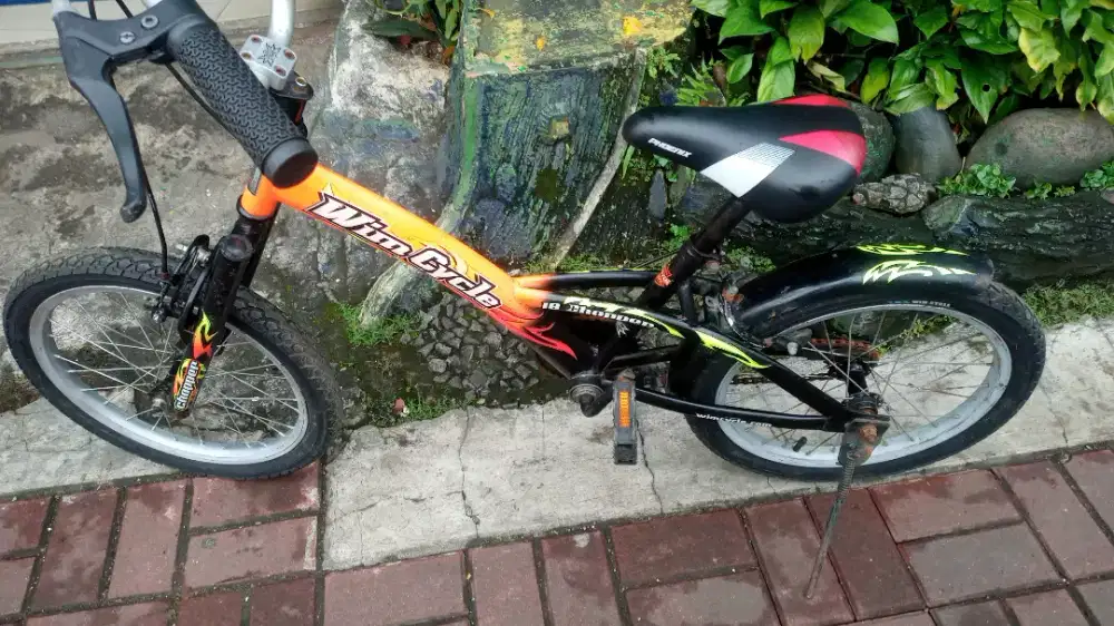 Sepeda anak merk wimcycle uk 18in muluss