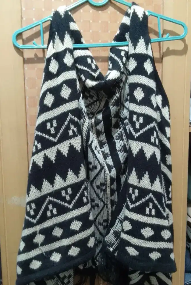 Preloved outer motif etnik