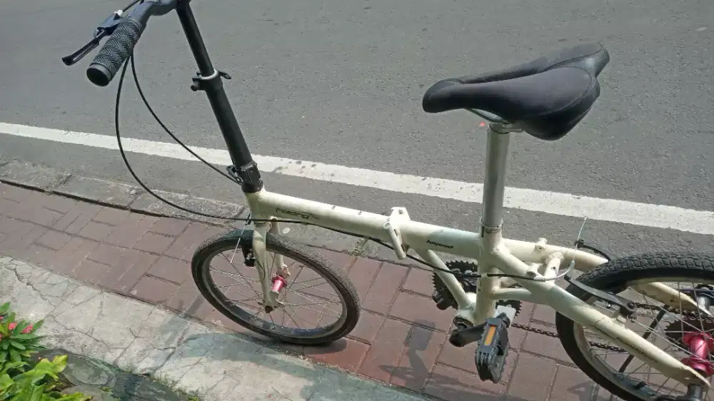 Sepeda lipat ful alloy merk element 20in 7speed