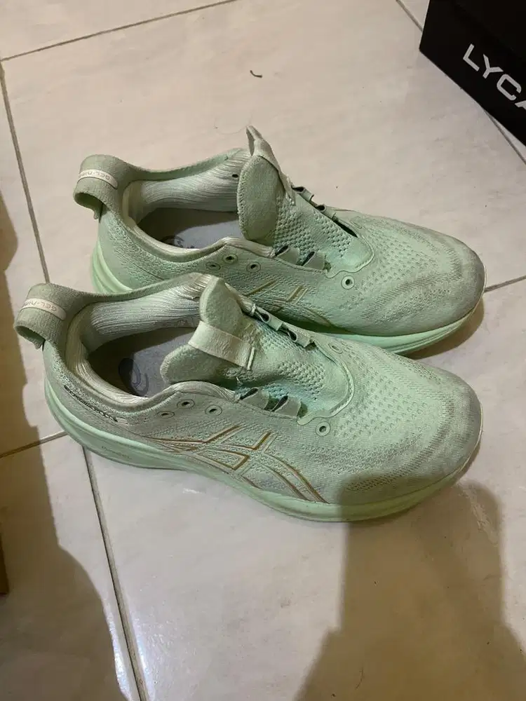 Sepatu Asics Gel Nimbus 28