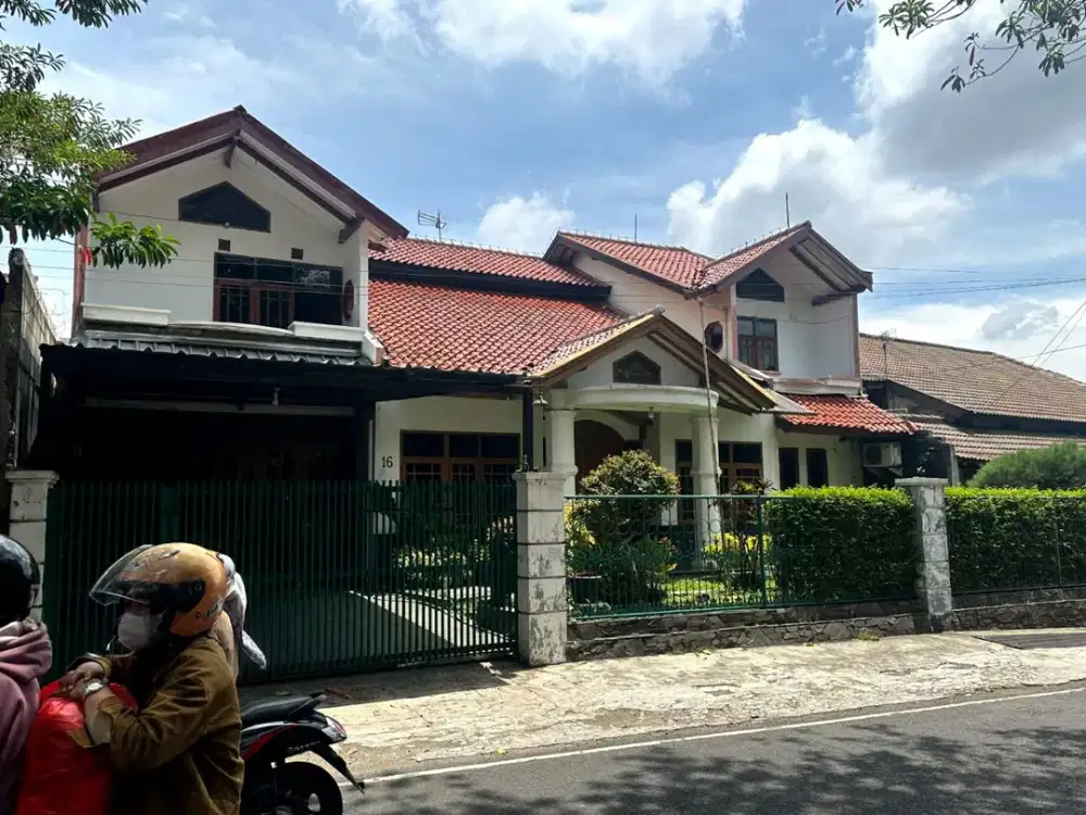 Dijual rumah di mainroad kec. turangga buah batu bandung