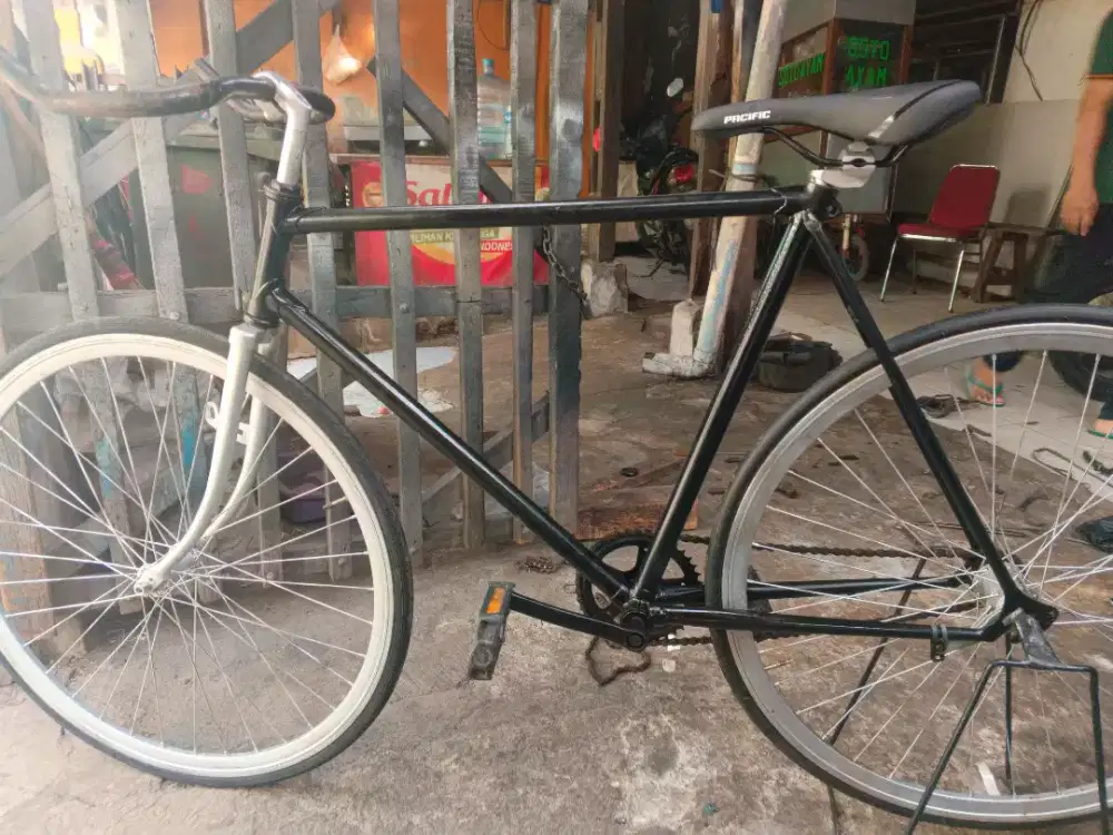 Sepeda balap modif fixie rem terpedo