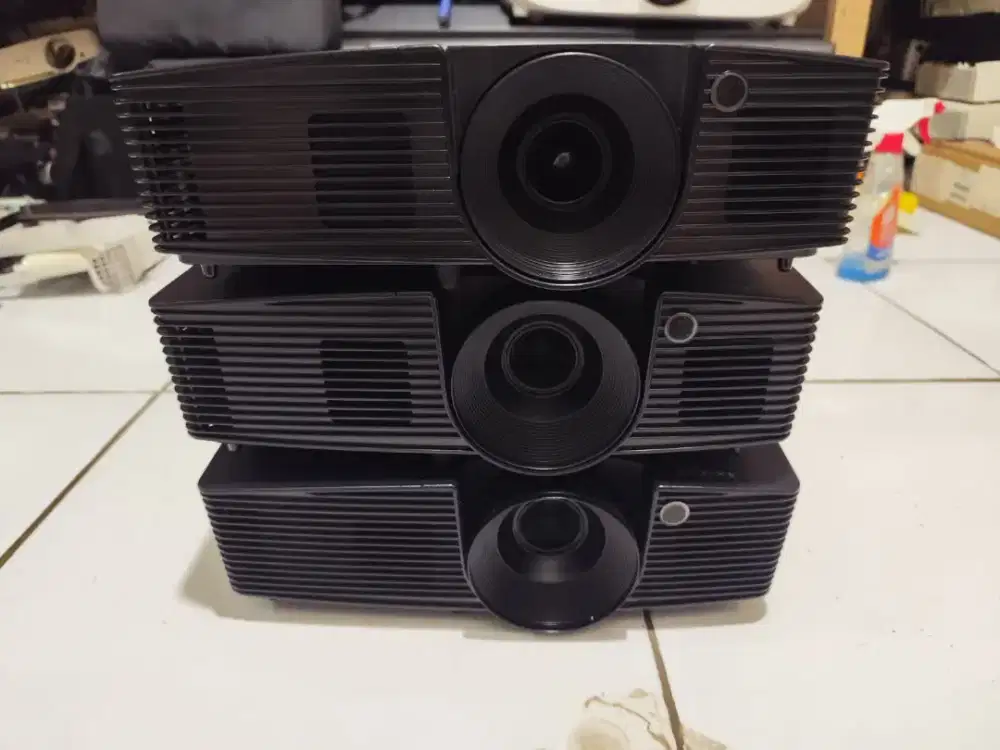 Paket Super 3 Proyektor InFocus HDMI – Jam Lampu Rendah, Siap Pakai